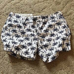 Old Navy White and Black Palm Print Women's Shorts